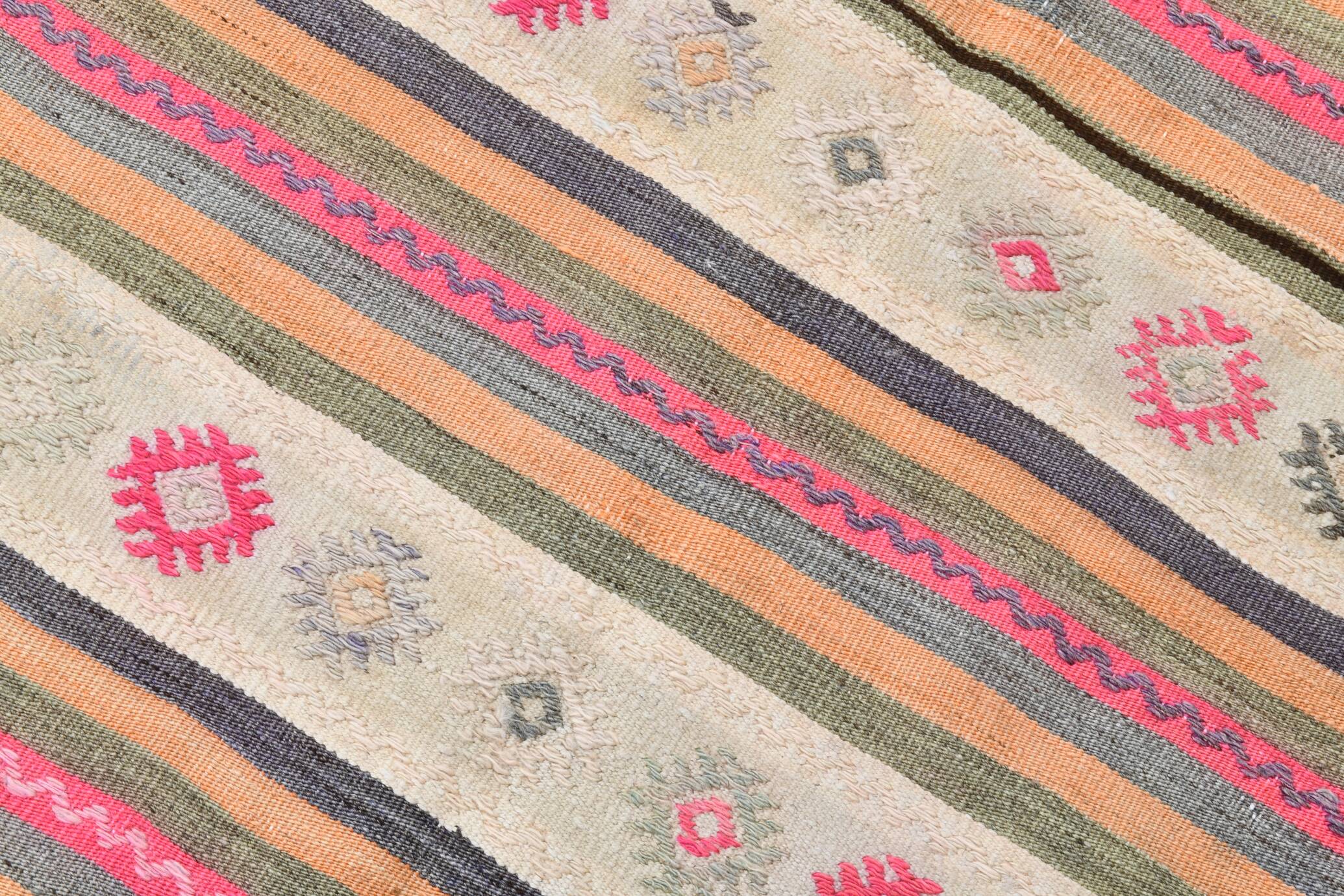 Beige & Pink Wool Kilim Rug, 142x203Cm Handknotted Carpet, 5x7 Rugs