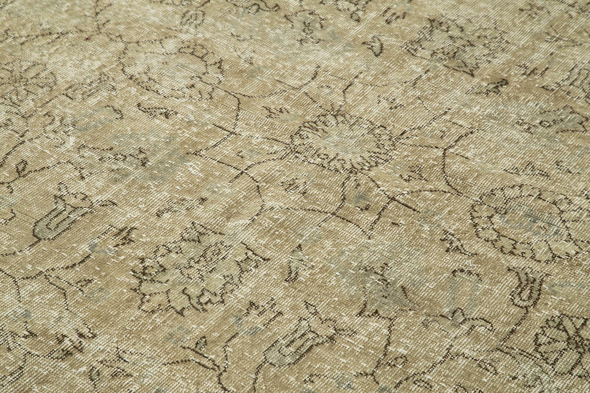 Hand-knotted vintage turkish beige carpet 181 cm x 294 cm