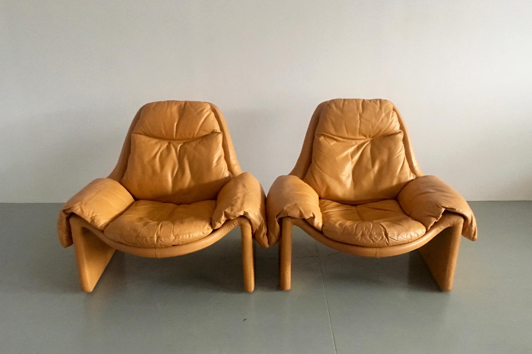 Set of 2 chairs P60 with ottoman by Vittorio Introini for Saporiti 1960