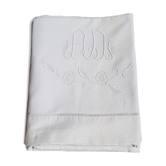 Drap monogramme AD brodé