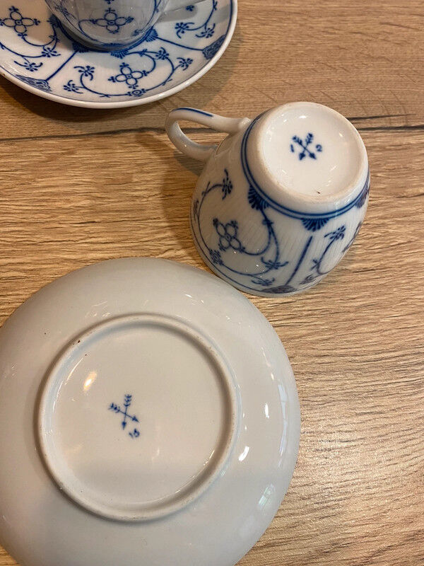 2 cups and vintage sub-cups