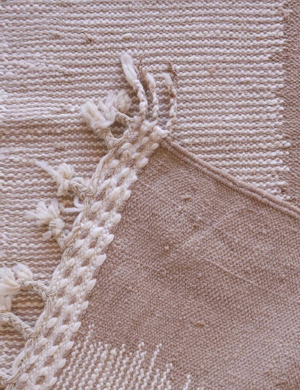Beige Kilim Rug - 255 x 106 cm
