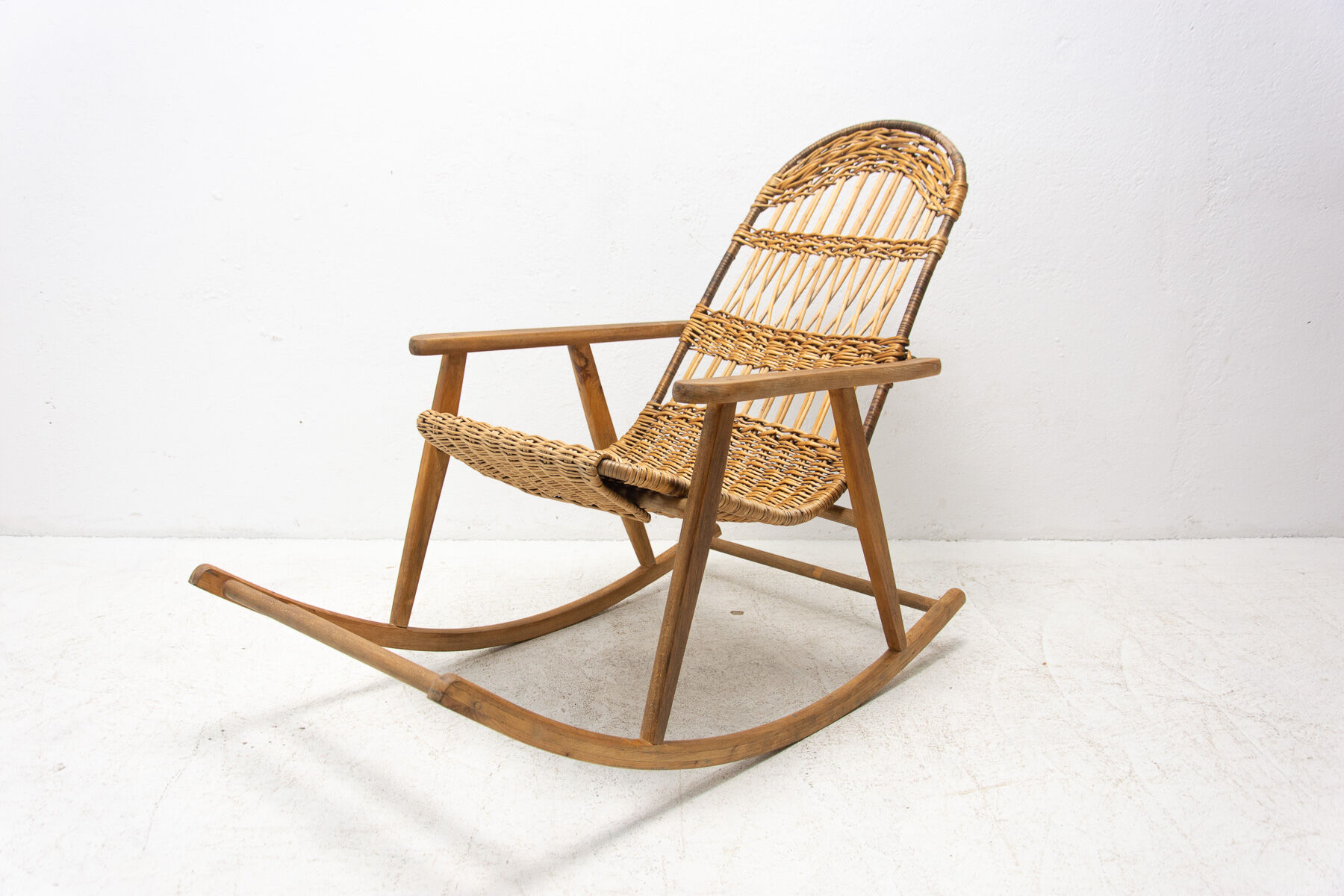 Mid century wicker rocking chair, czechoslovakia, 1960´s