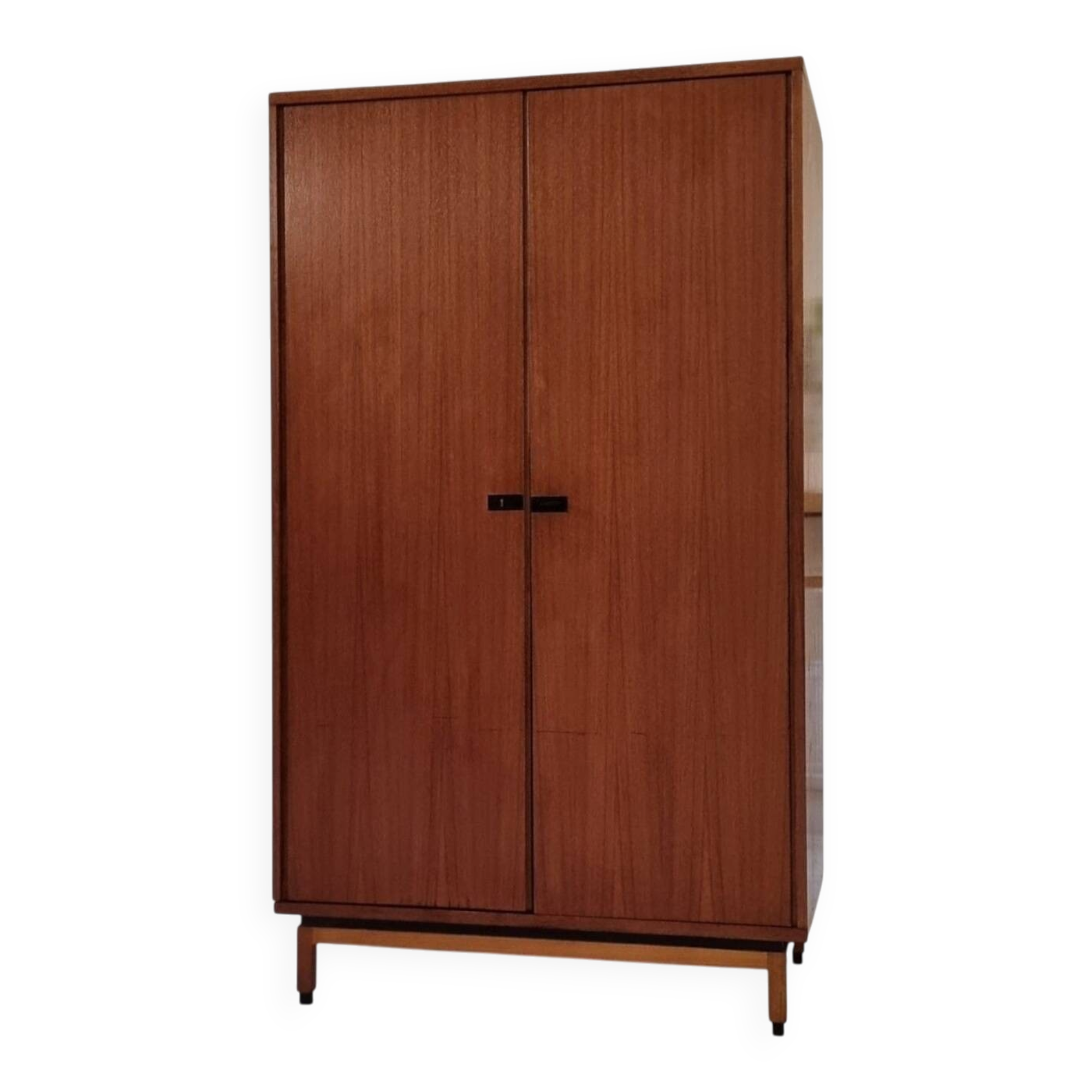 Armoire du milieu du siècle