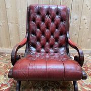 Chesterfield English Slipper Armchair in tufted leather