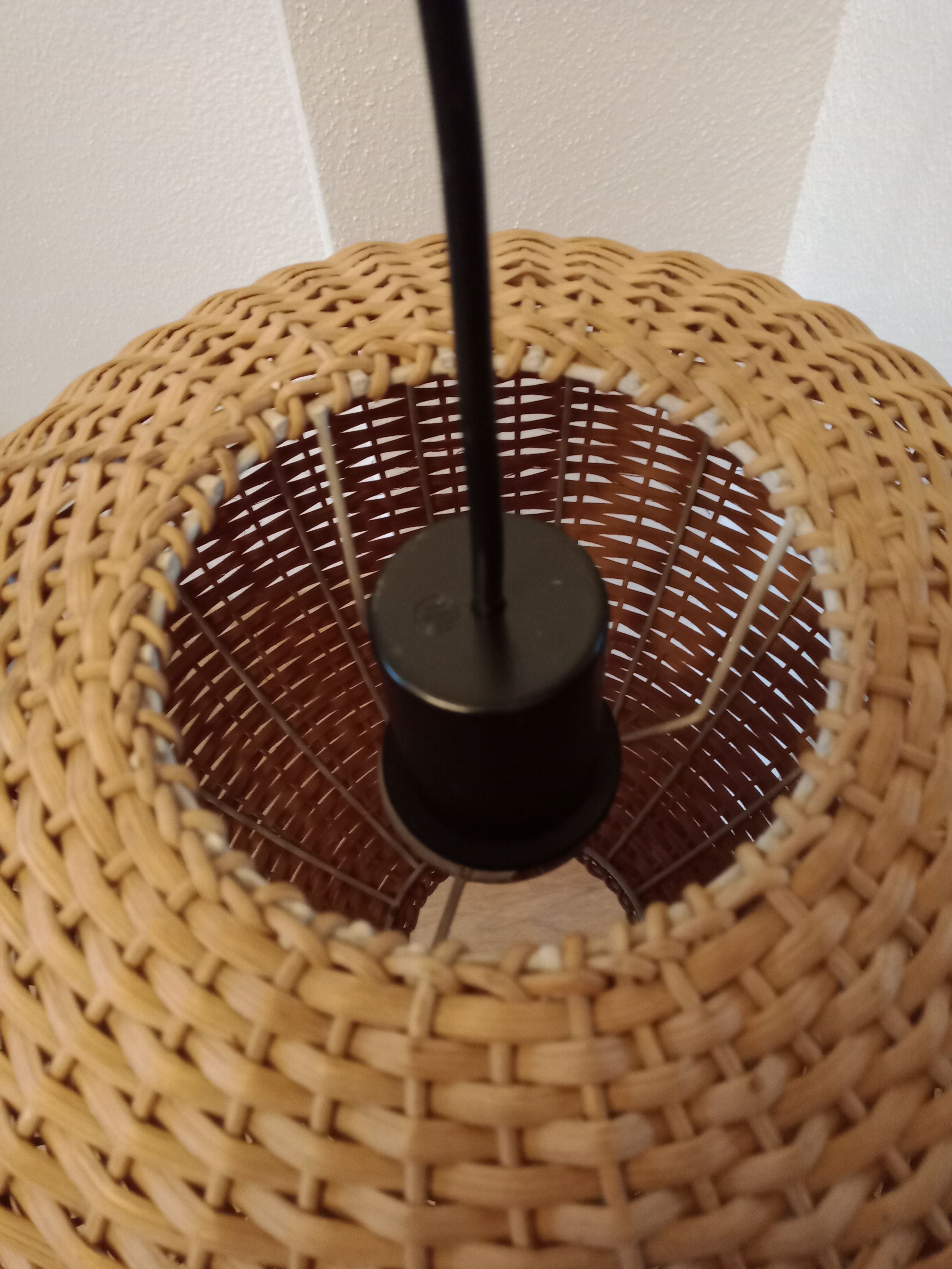 Scandinavian wicker suspension