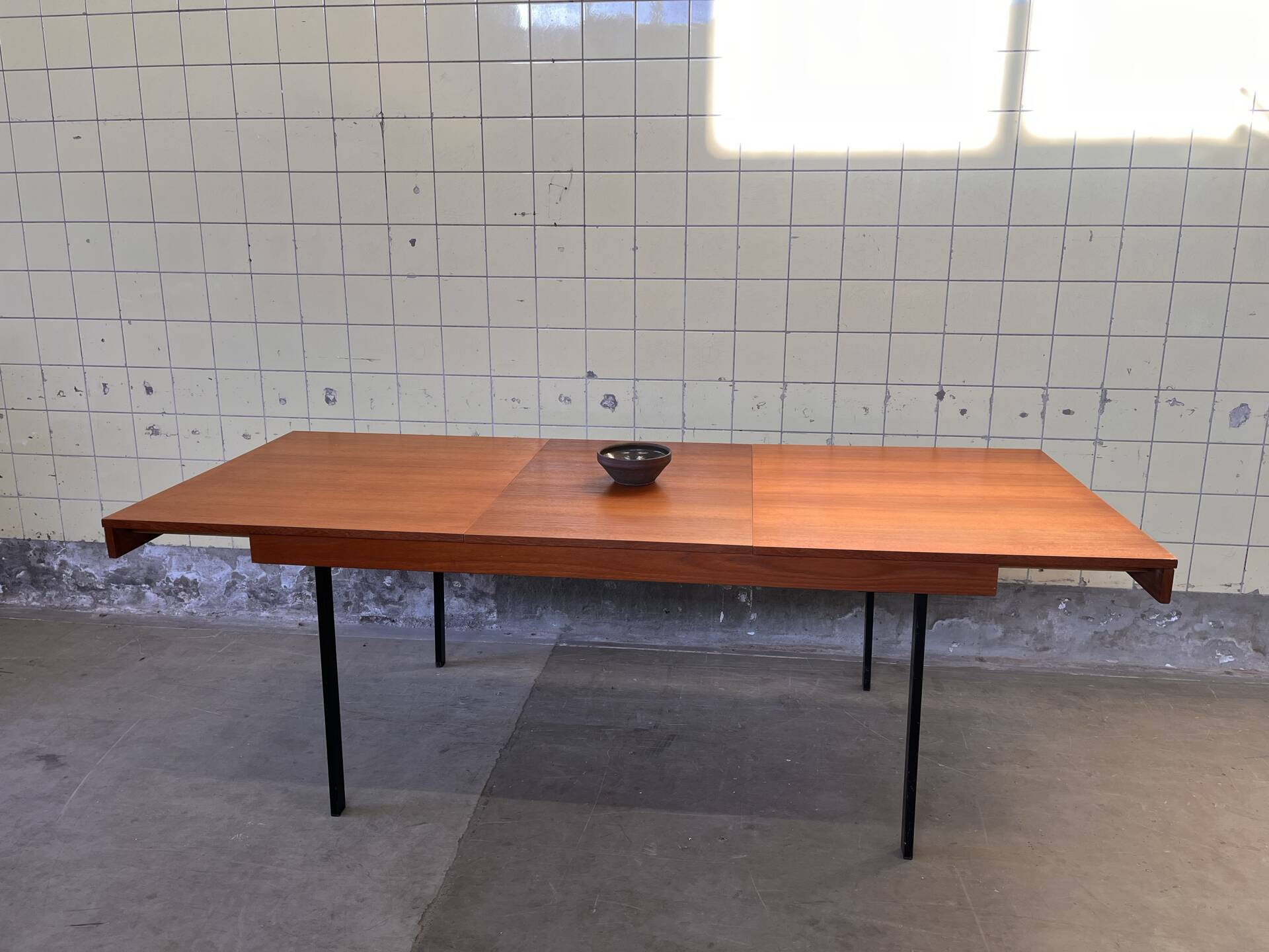 Extendable dining table by Pierre Guariche for Meurop