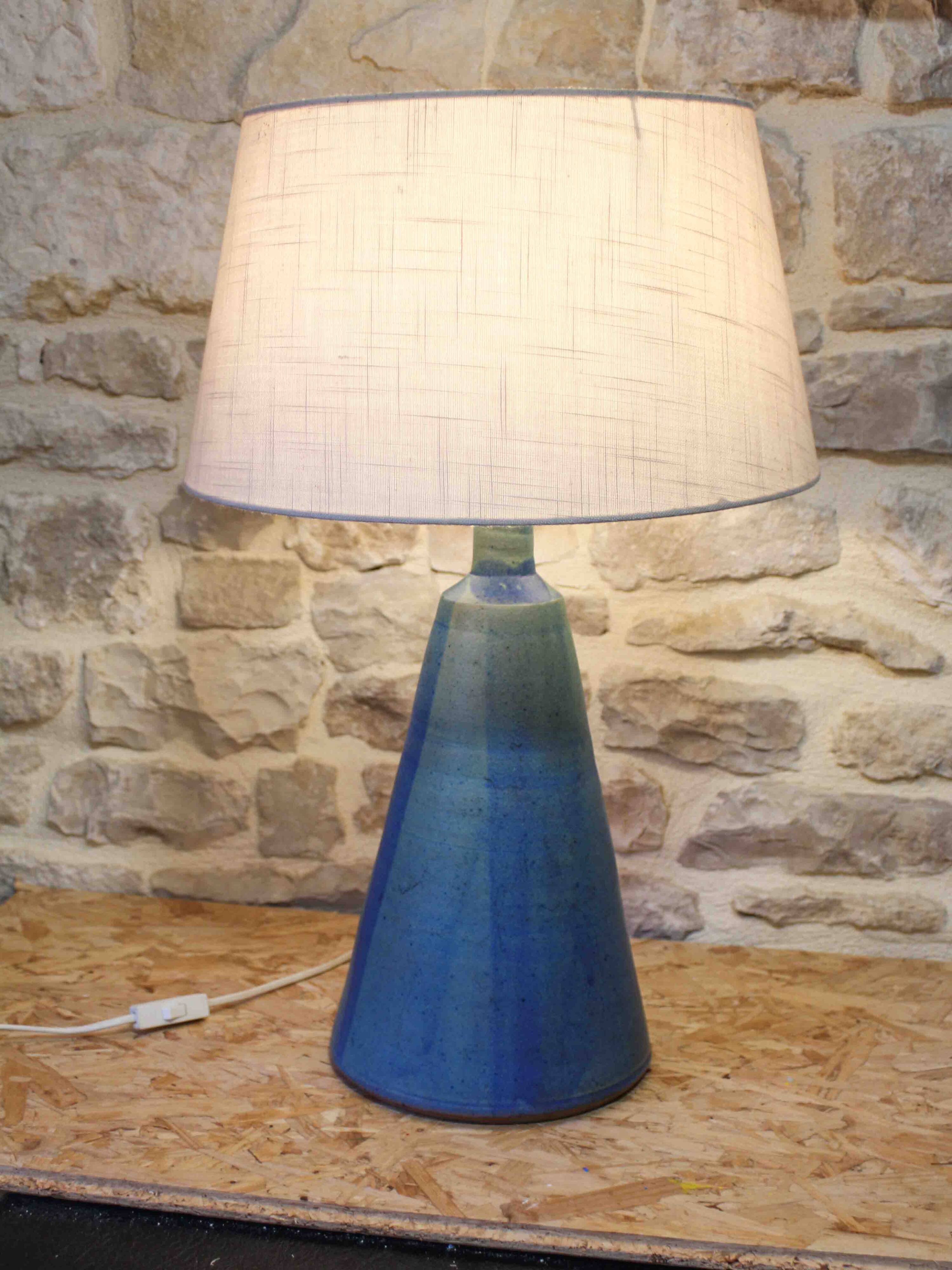 Ceramic lamp base