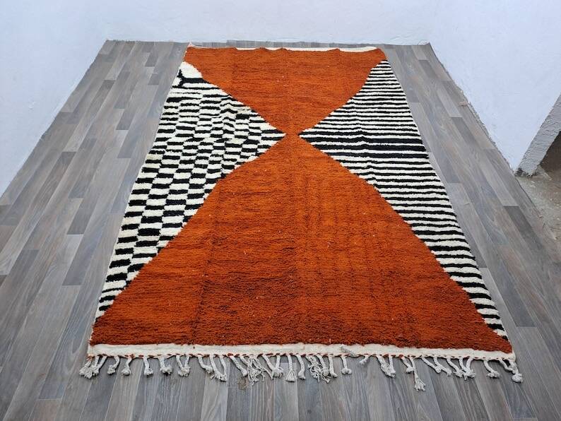 Traditional handmade Beni Ouraine rug, size 140 x 260 cm