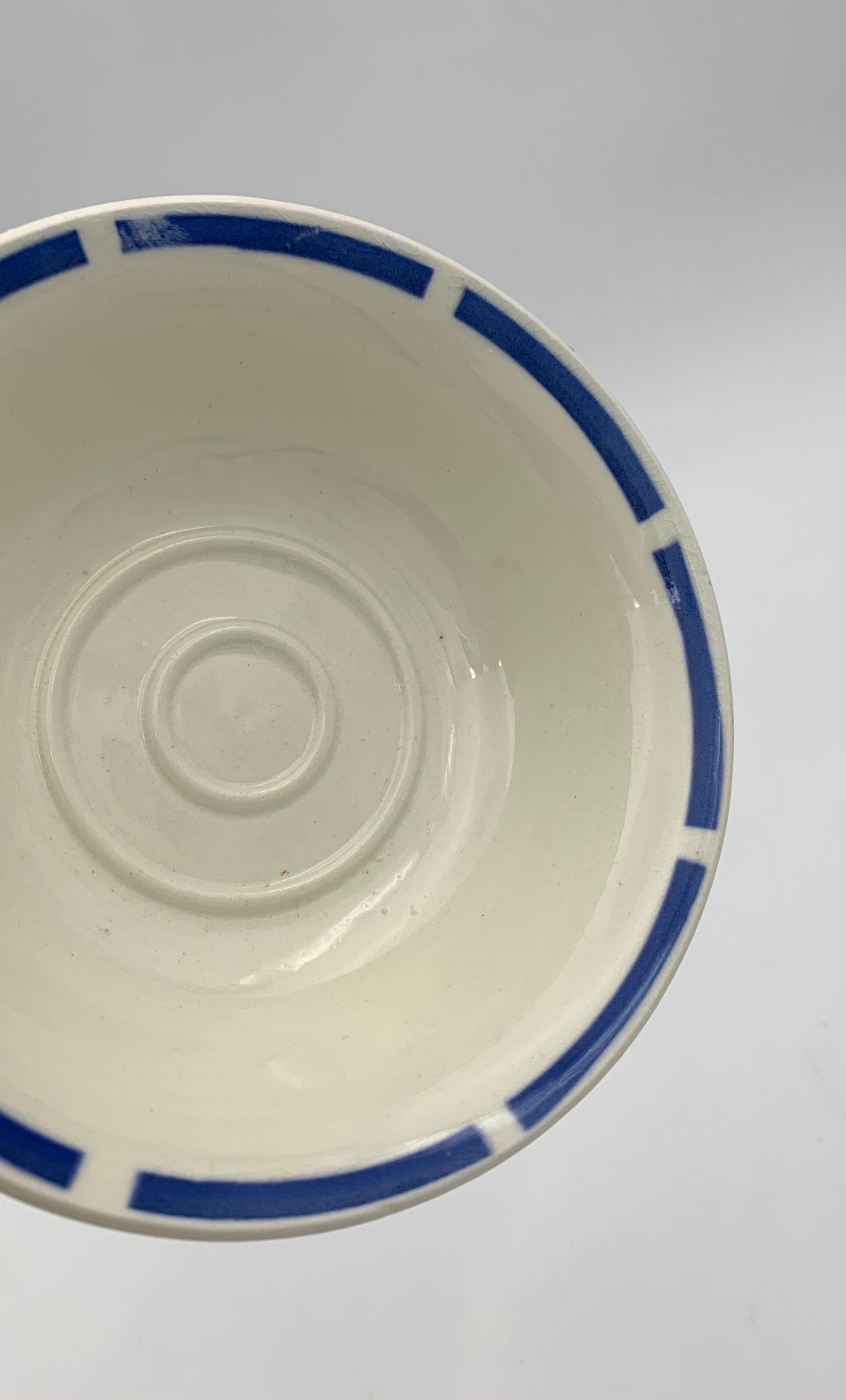 Two vintage cups in white earthenware, blue ledé 1950