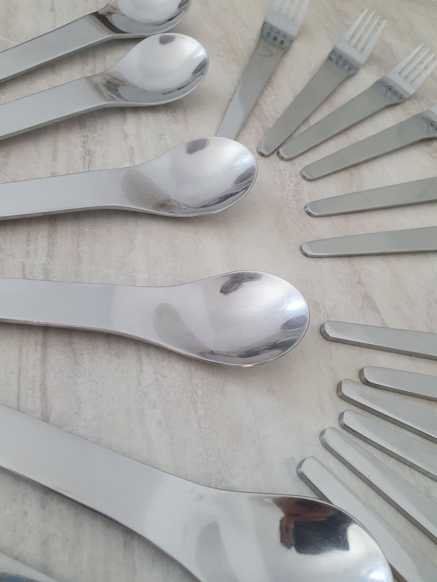 18 stainless steel Space Age place settings / Spoon Fork Knife
