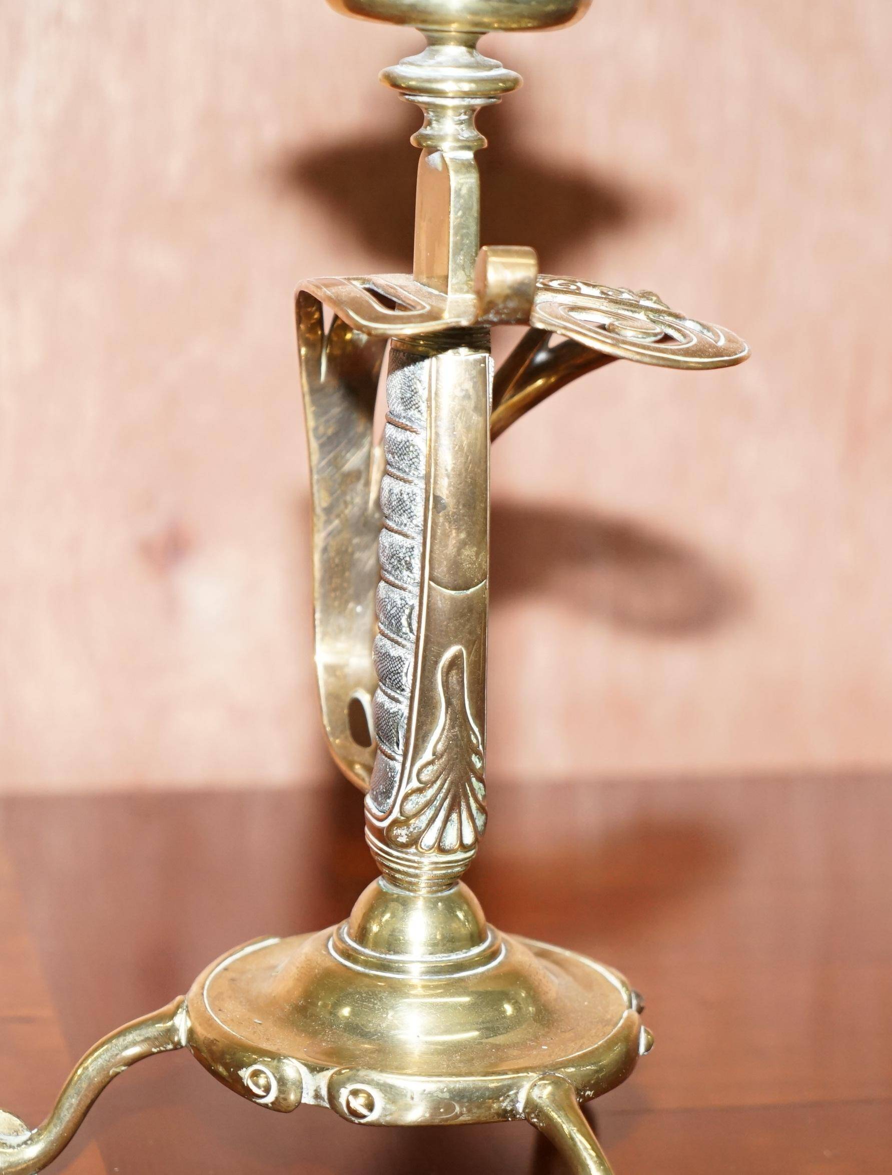 Paire de chandeliers poignée d'épée 1905 estampillés Benham & Froud VR