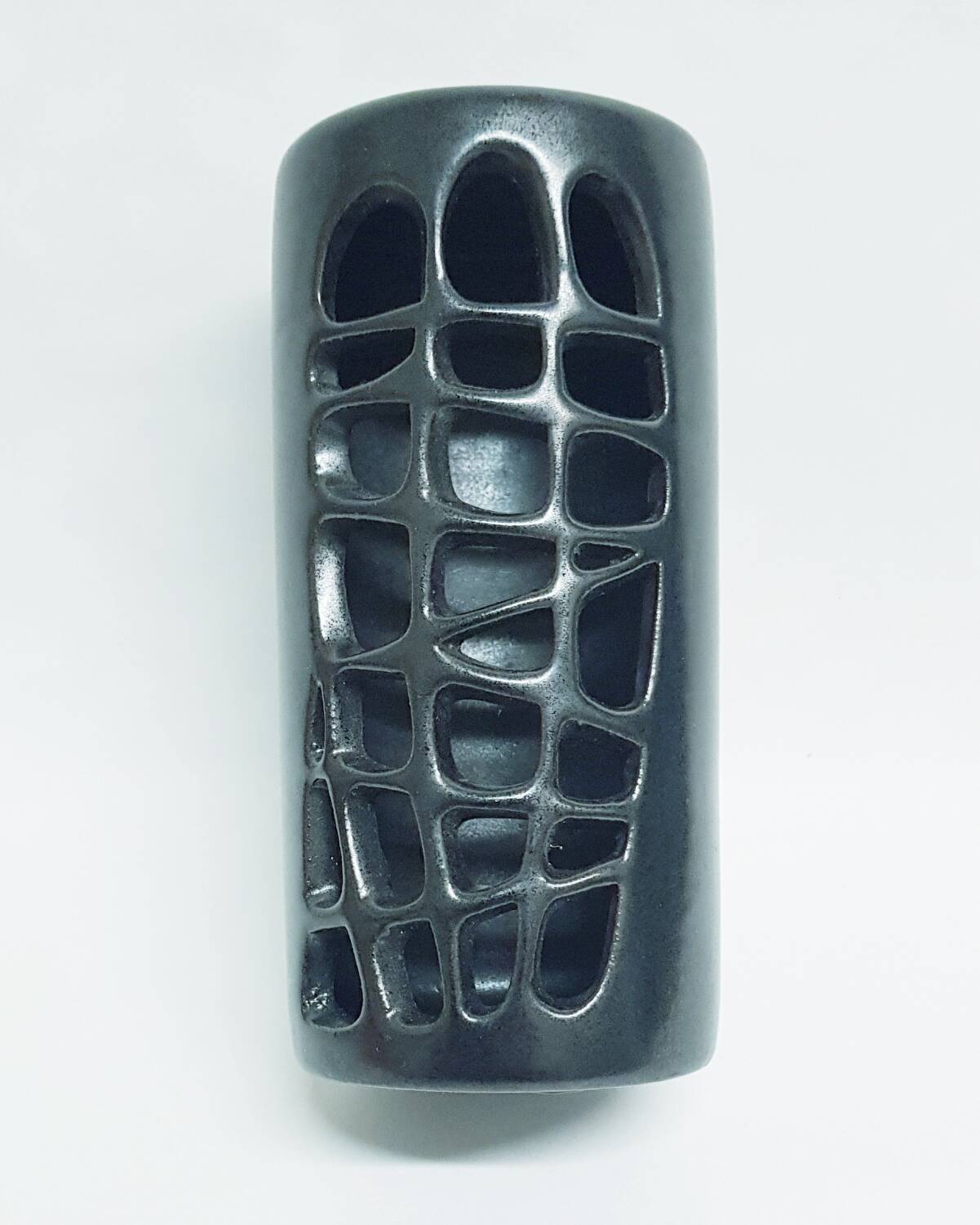 Vase à pied brutaliste du milieu du siècle