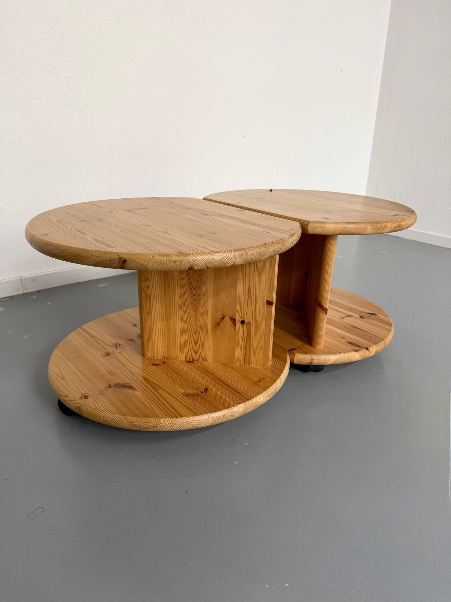 Table d’appoint bout de canapé X2 pin massif design années 70