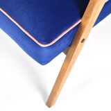 Fauteuil vintage B310 VAR "Compas", Pologne, super restauré, années 1960, velours bleu et rose.