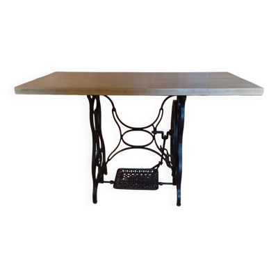 Table console vintage — Piètement en fonte & plateau en bois clair