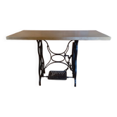 Table console vintage — Piètement en fonte & plateau en bois clair