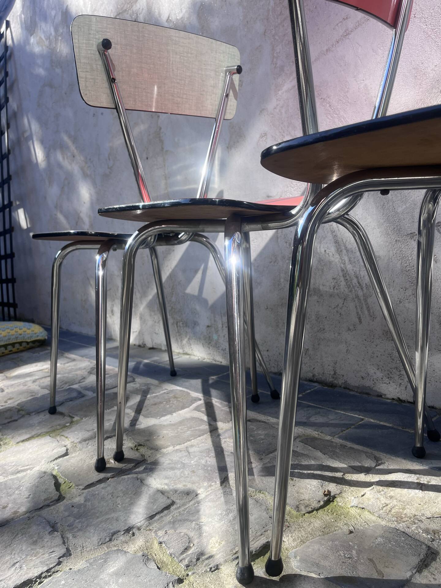 4 chaises en formica