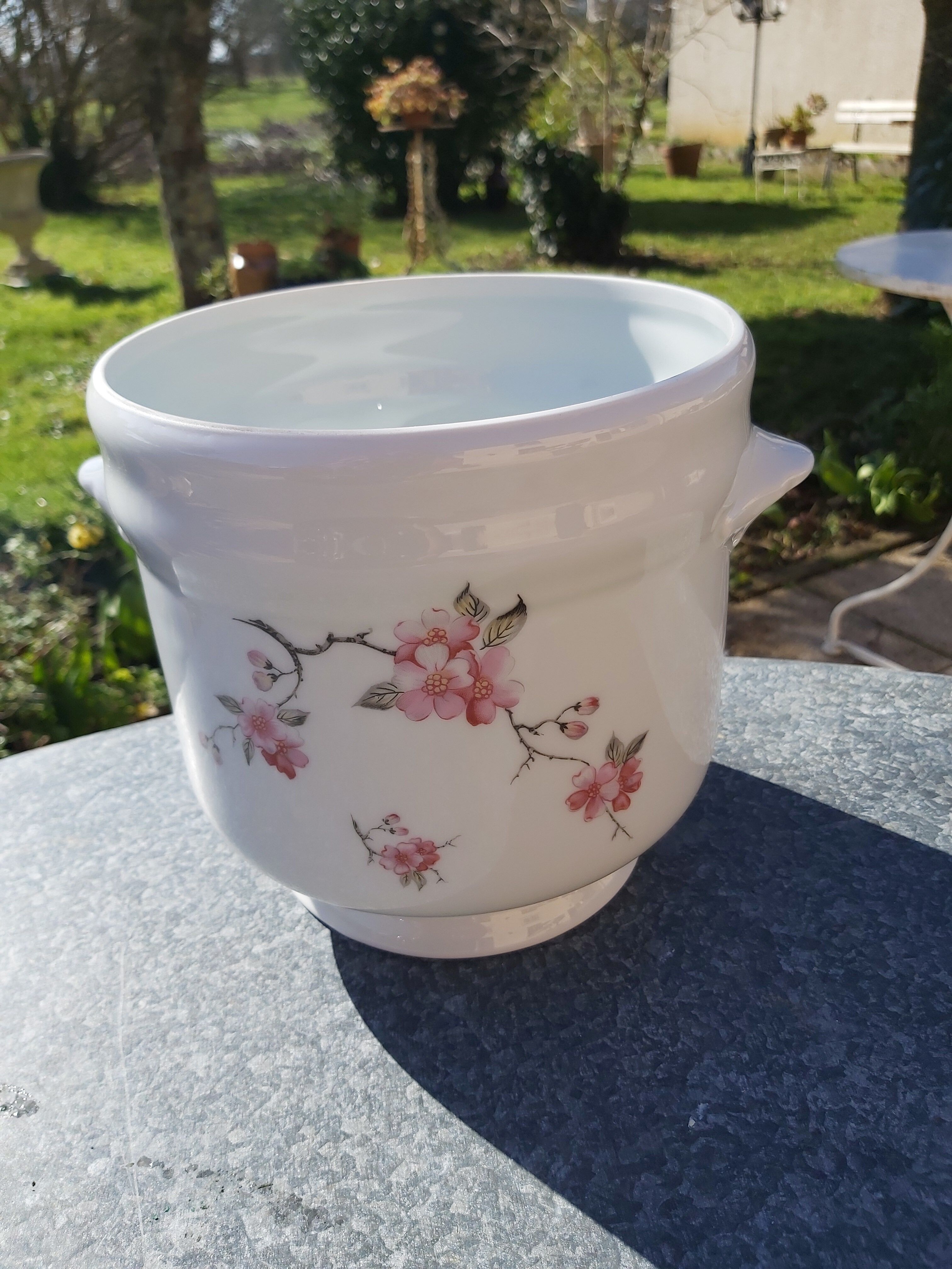Limoges porcelain pot cache