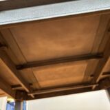 Extendable dining table