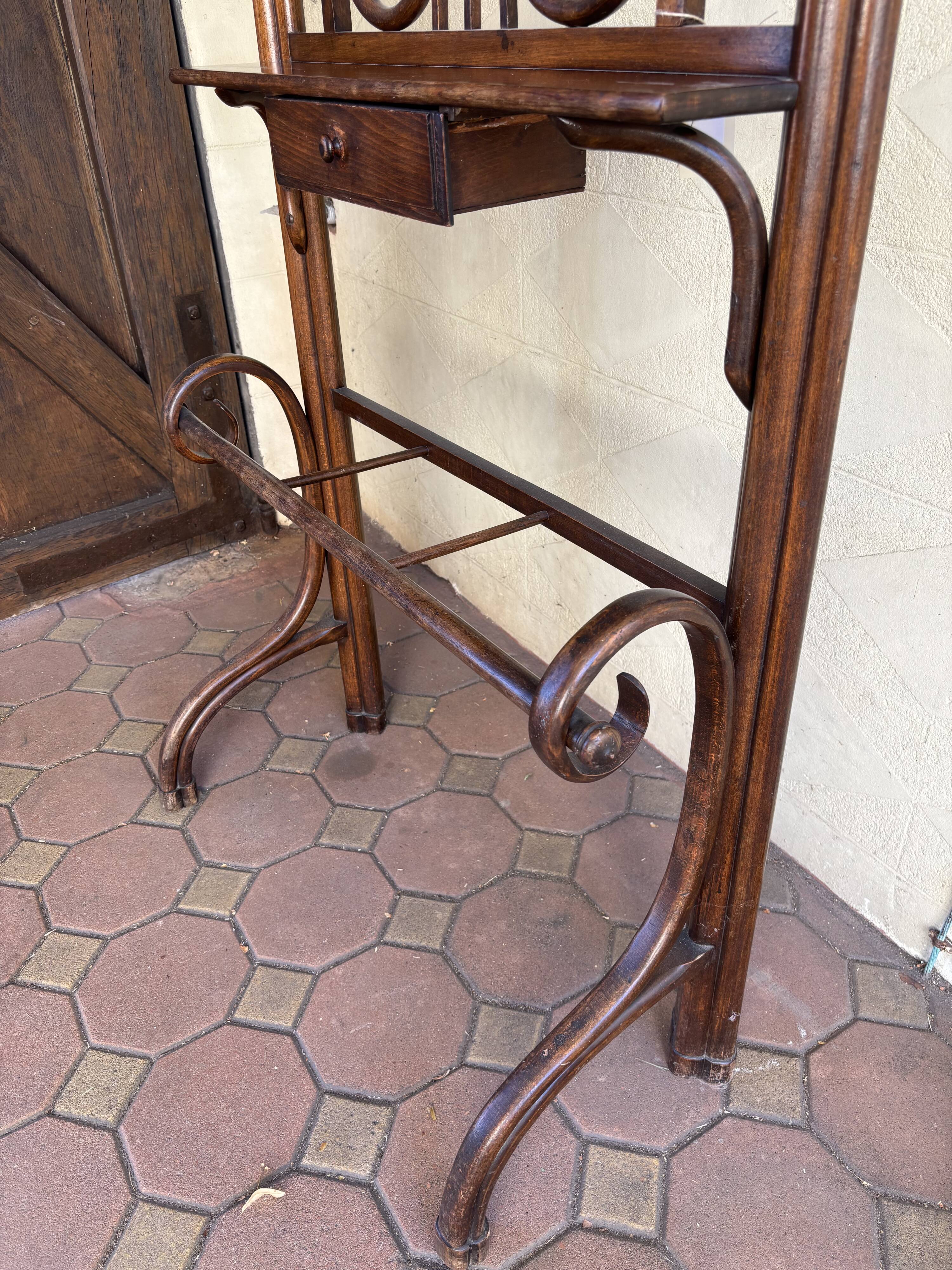 Vestiare de style Thonet