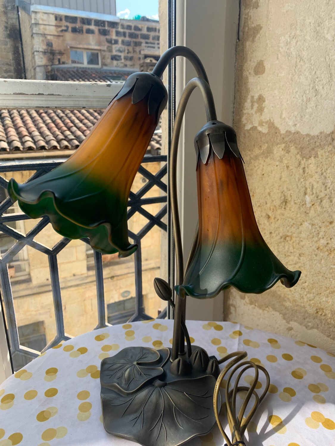 Antique table lamp Water lily