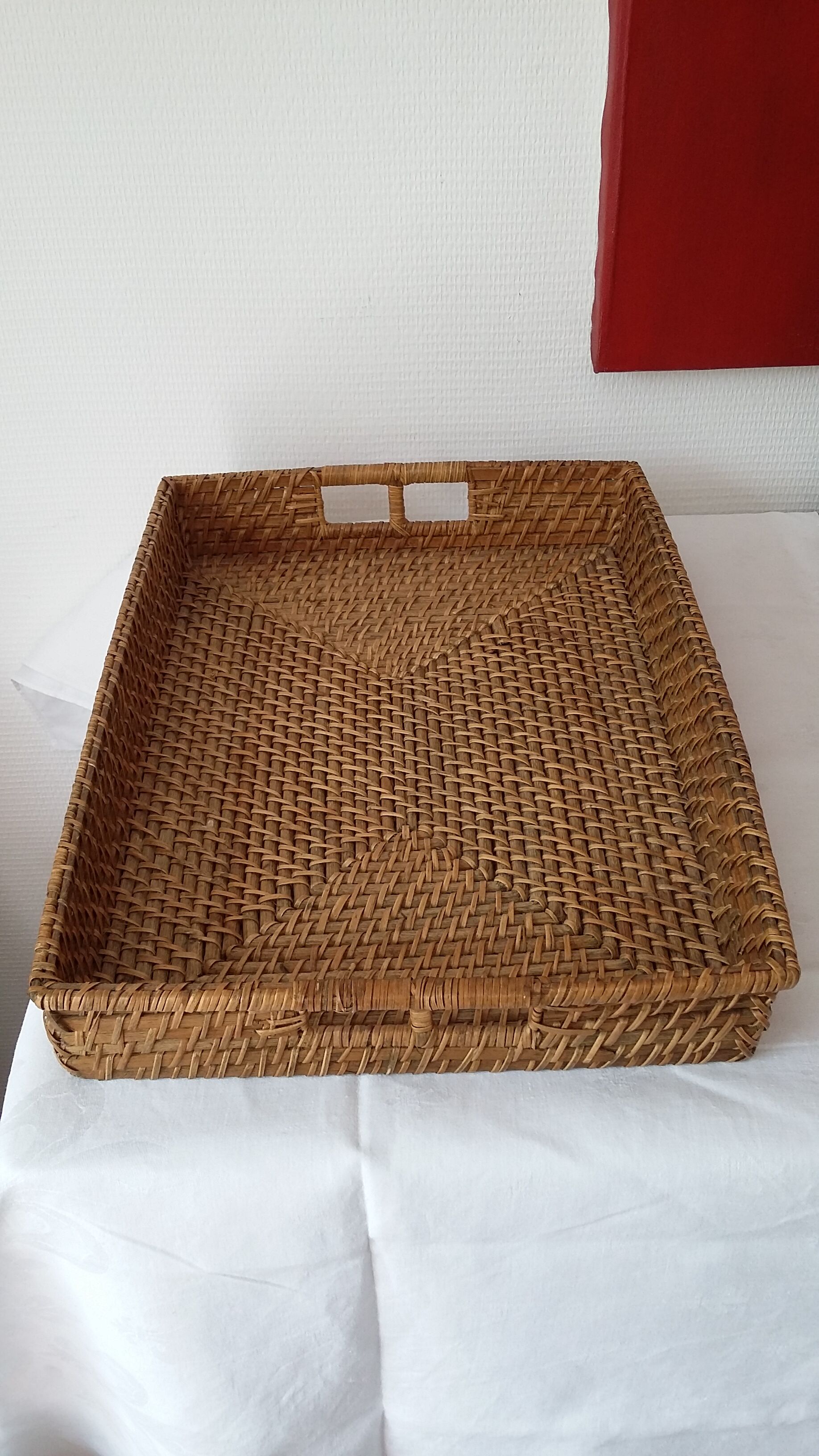Wicker tray