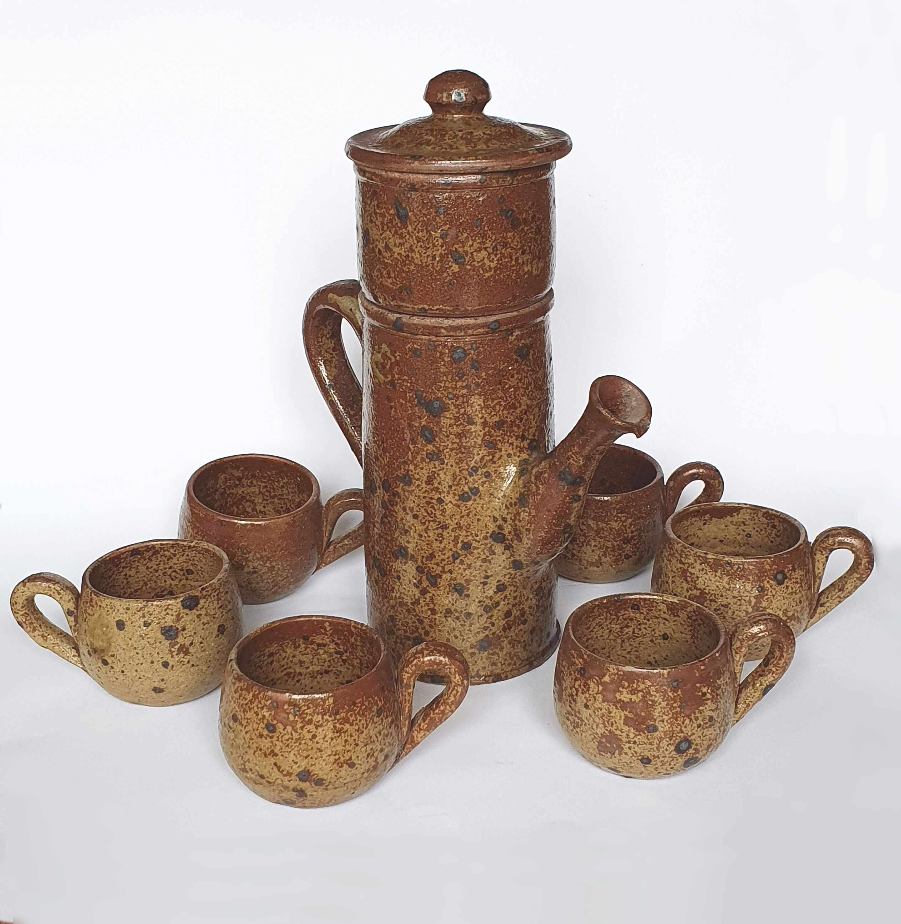 Coffee maker and cups made of pyrity sandstone