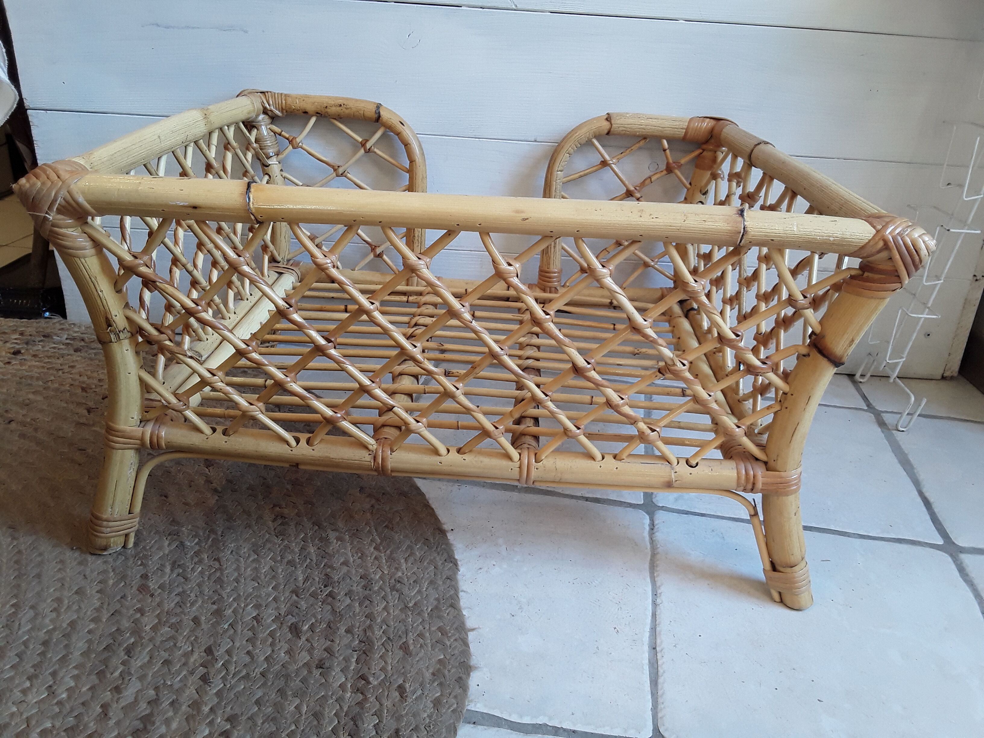 Rattan dog basket
