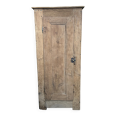 Small rustic bonnetière in 18th century oak.