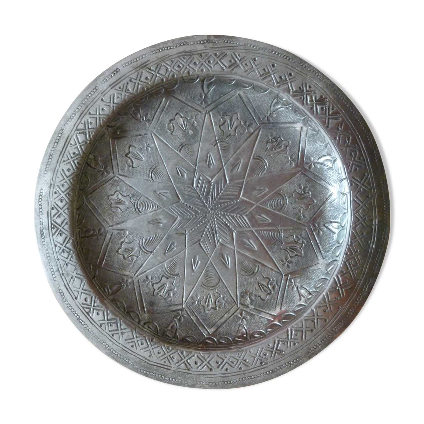 Eastern plate silver metal