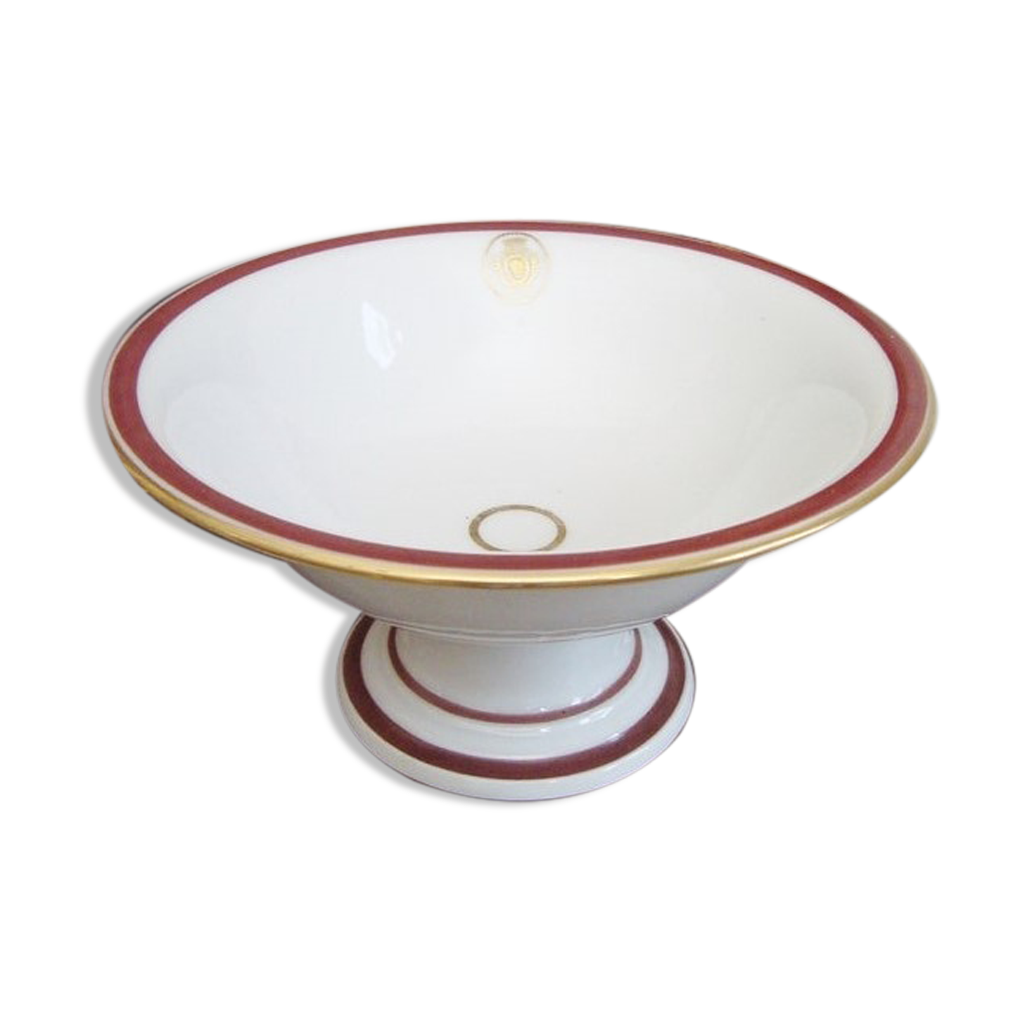 Porcelain standing fruit cup