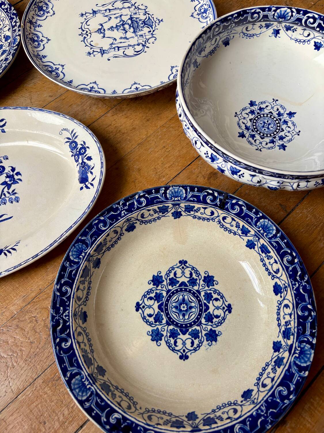 5 large serving plates, French production