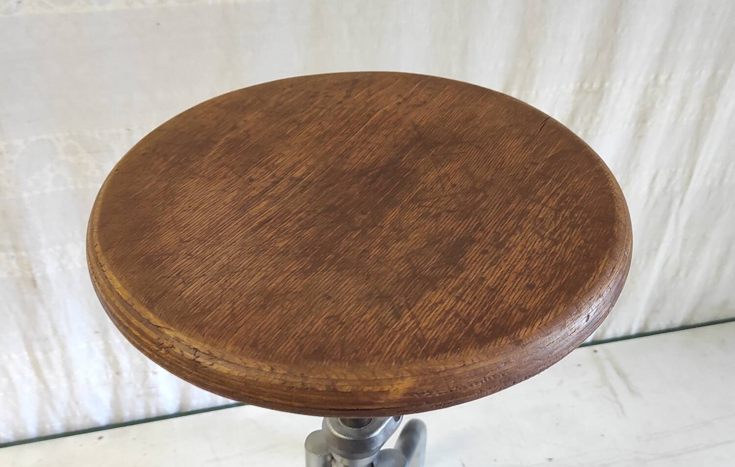 Tabouret industriel en métal et bois - années 50/60