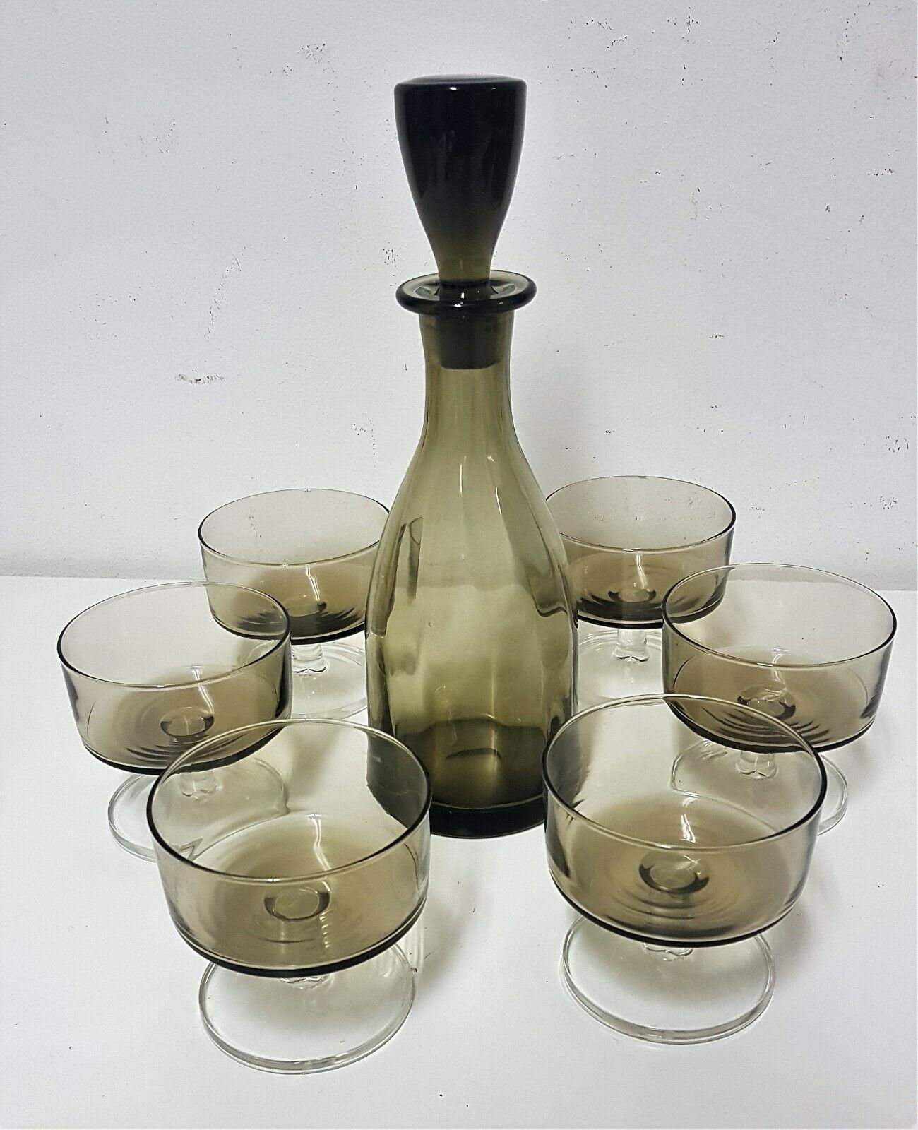 Tinted glass liquor service
