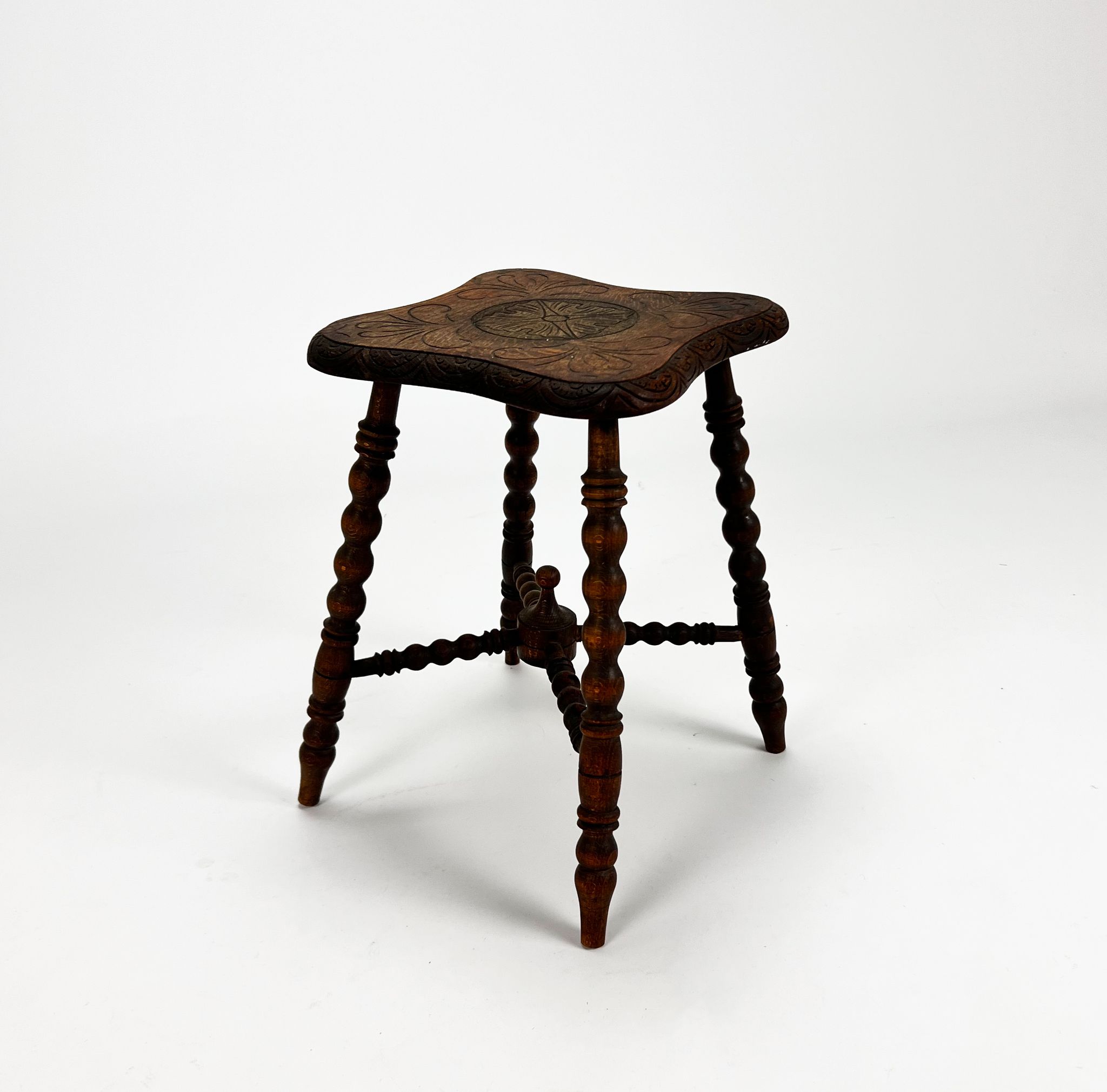 Table d'appoint en chêne antique, années 1920