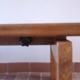 Large solid retractable coffee table