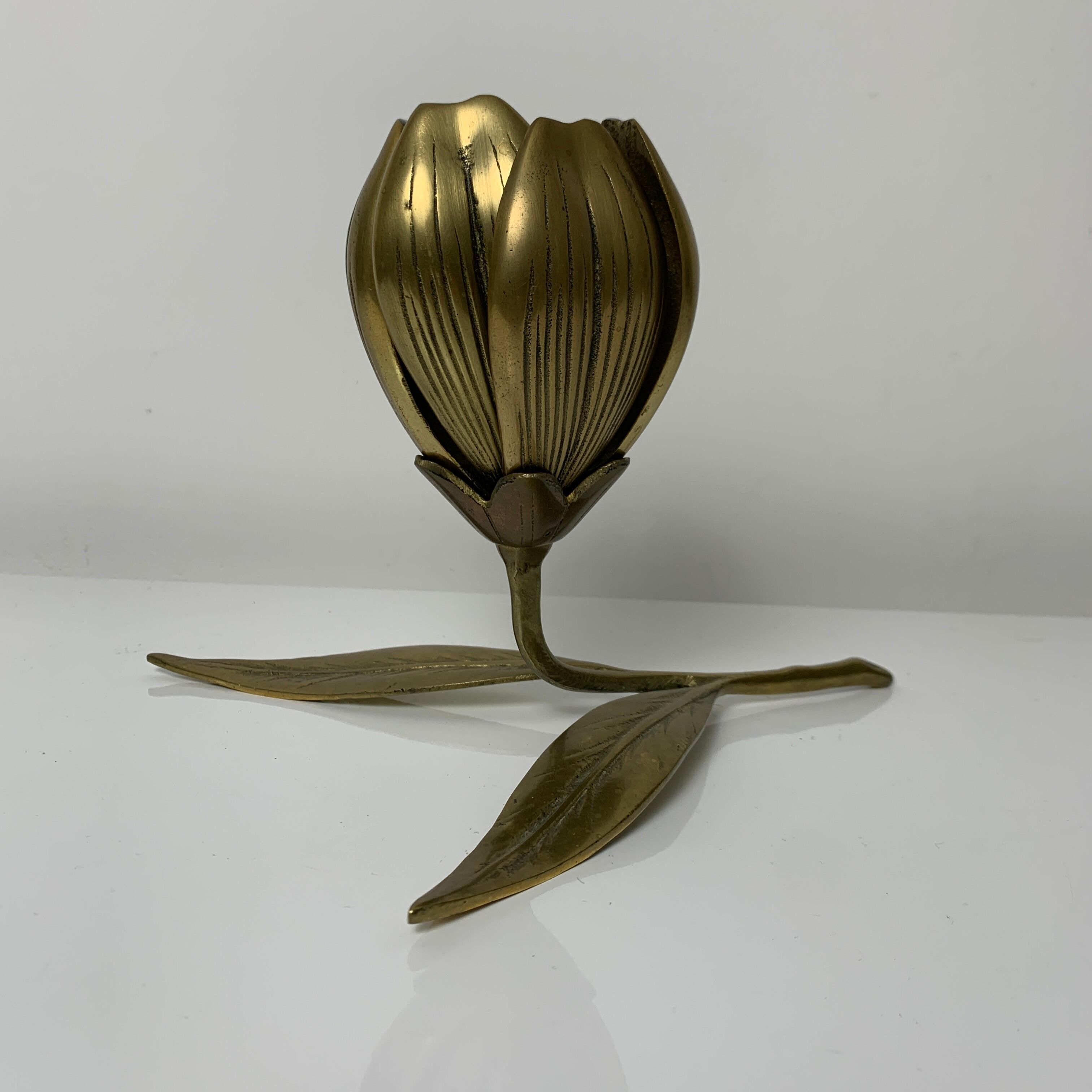 Ashtray flowers on brass stem with 6 removable ashtray petals