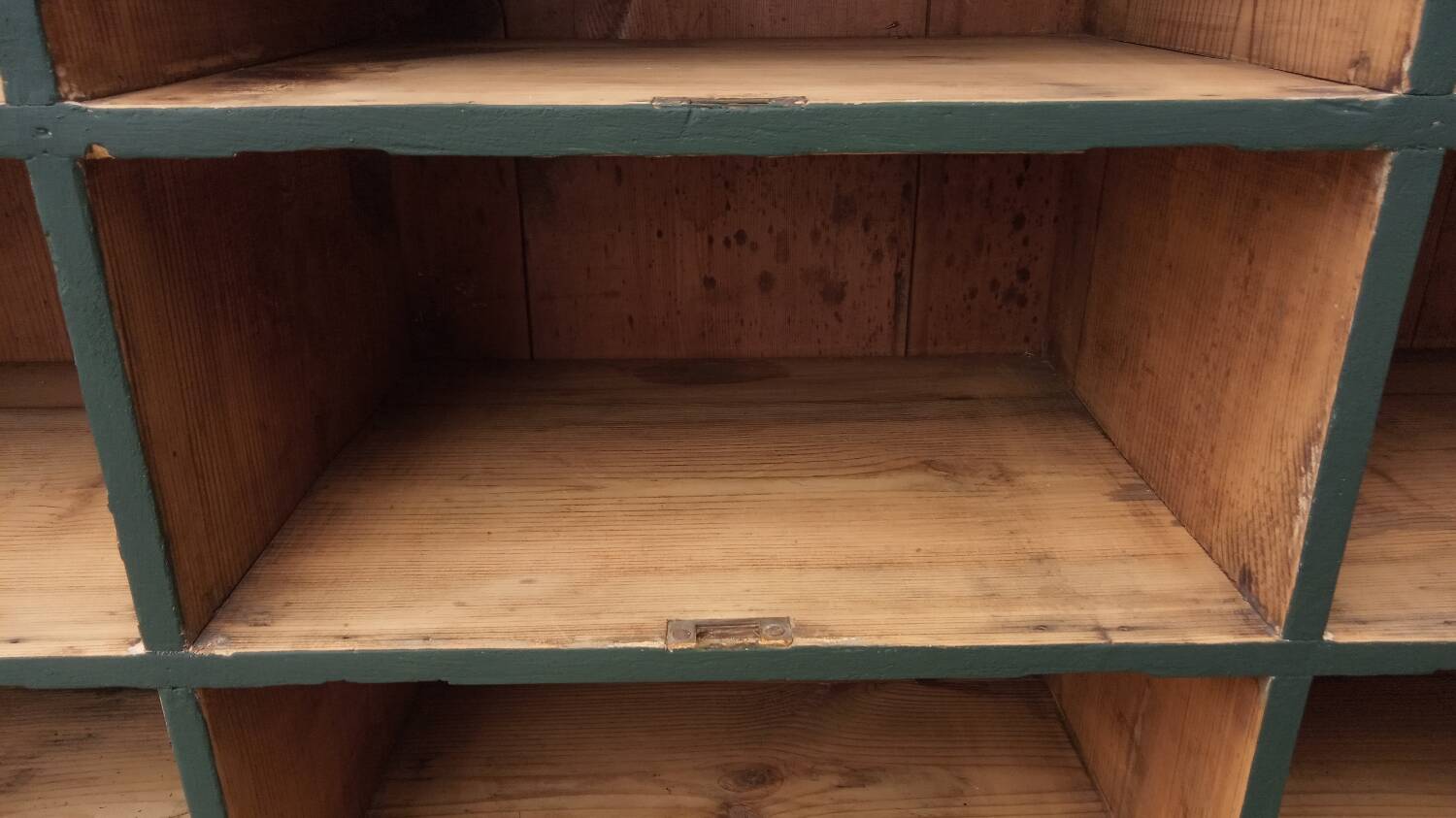 Meuble de metier à cases