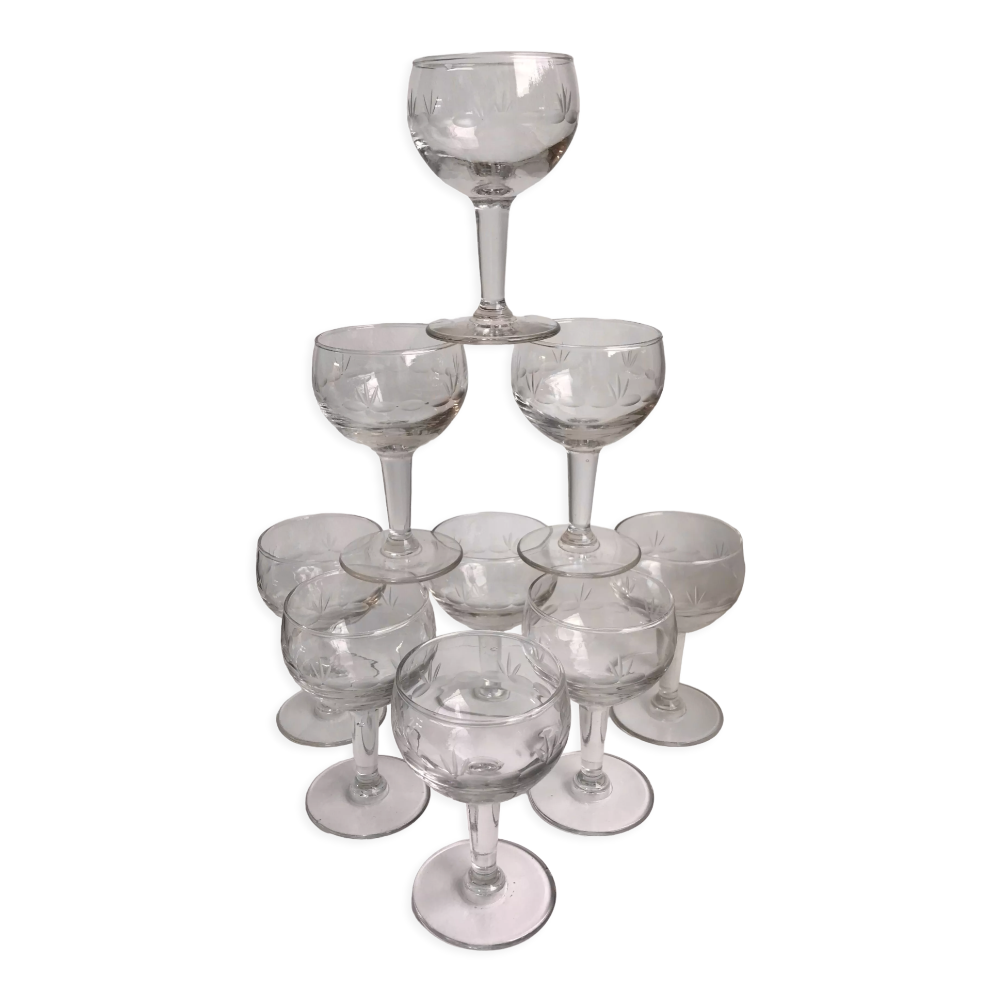 Set of 8 crystal wine glasses engraved 40-50s