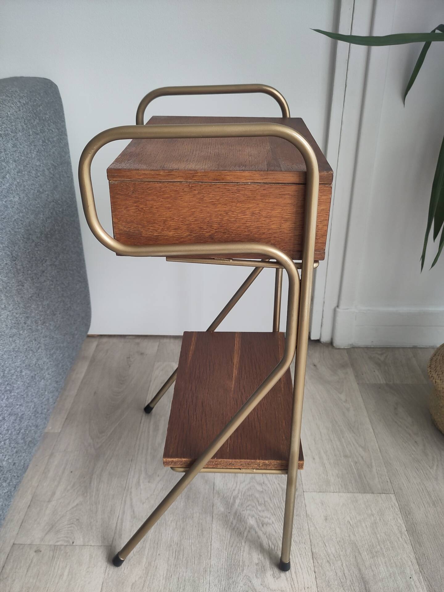 Table de chevet style Jacques Hitier