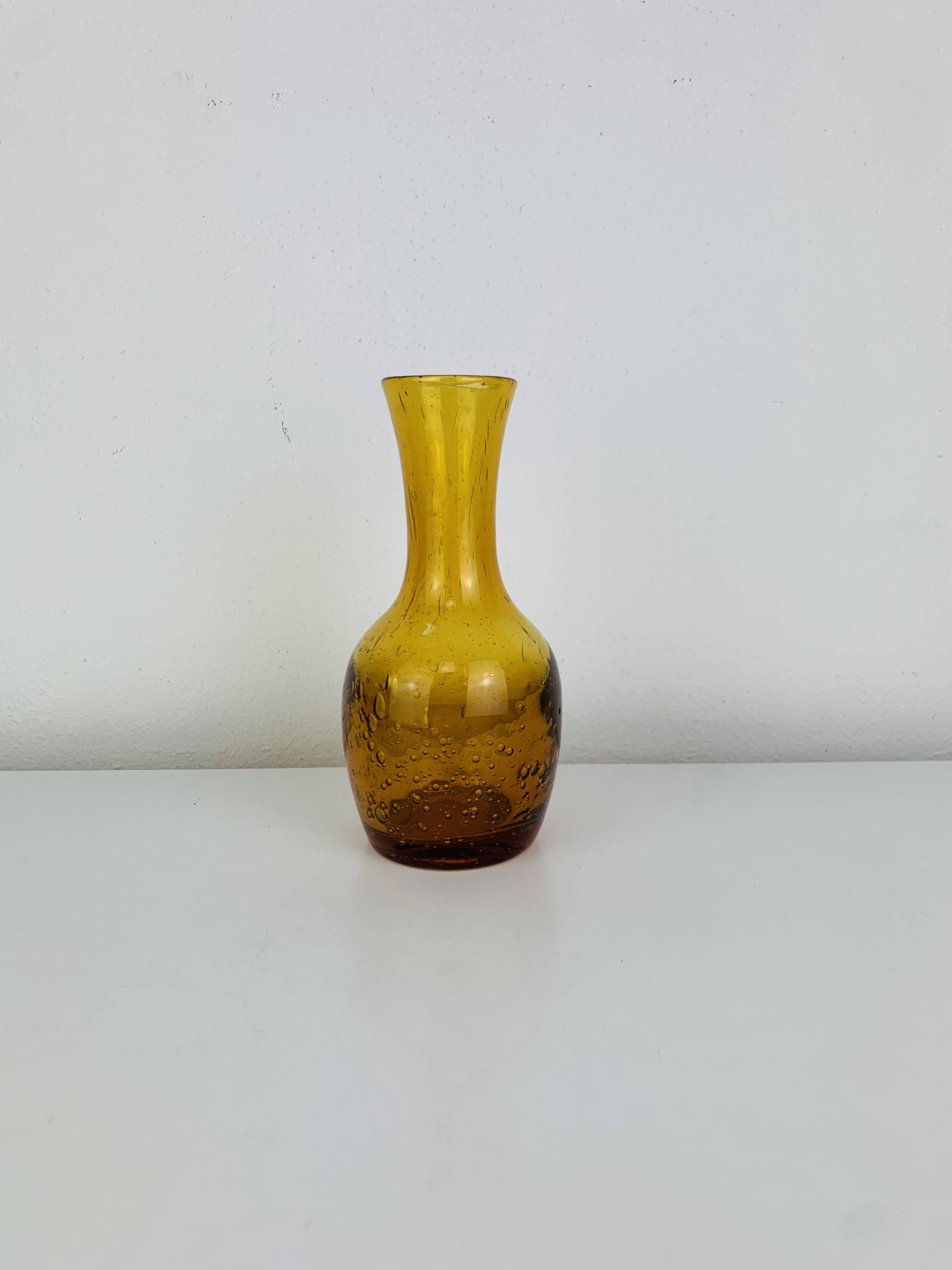 Vase verre bullé ambré vintage