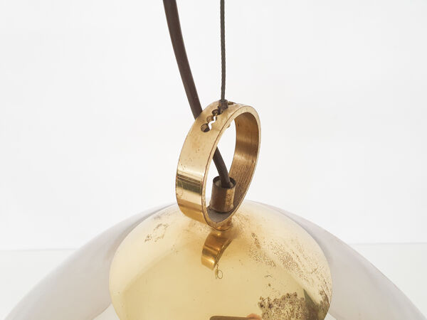 Suspension en verre fumé et en laiton du milieu du siècle