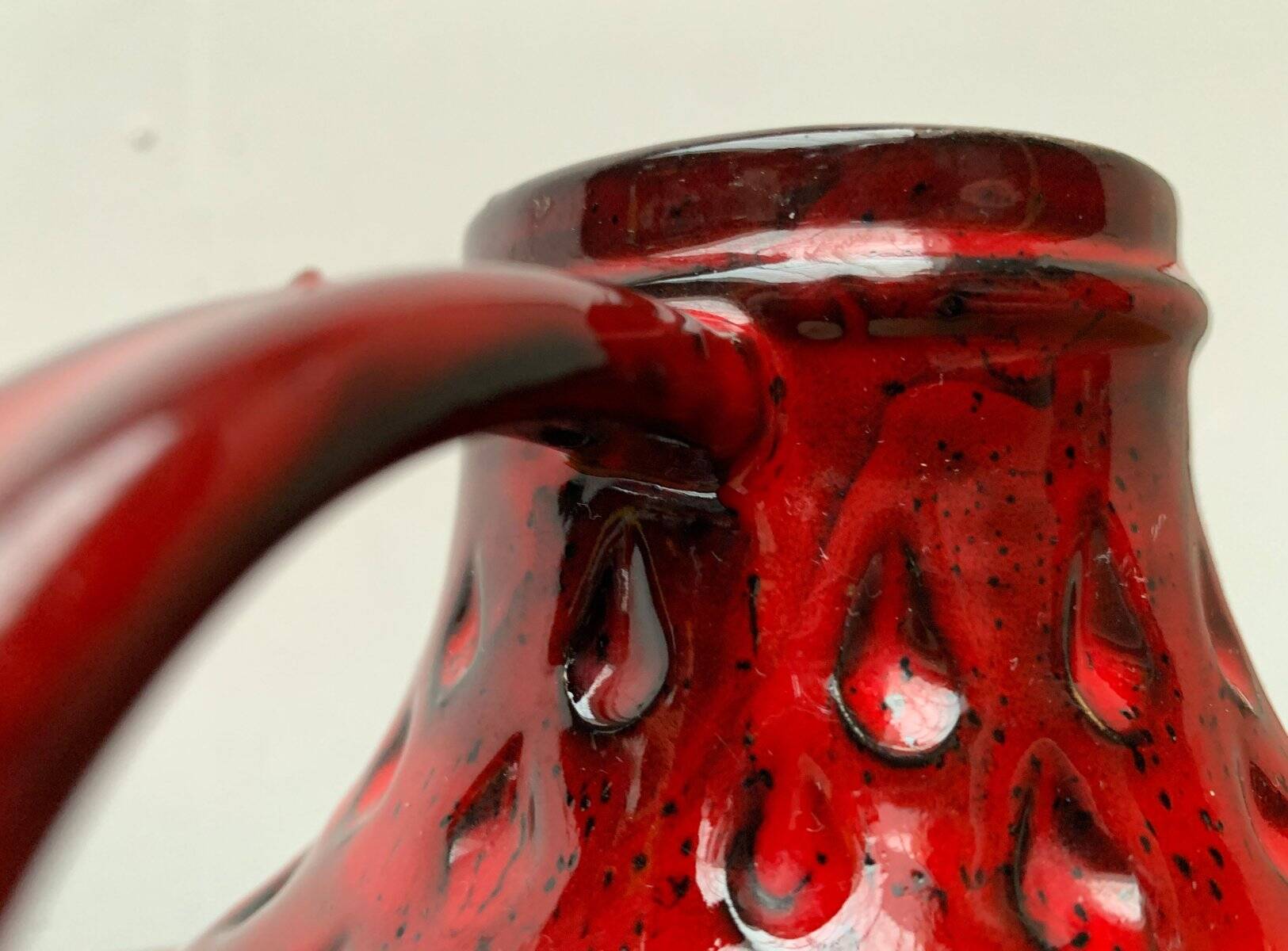 Strawberry pottery vase by Fratelli Fanciullacci for Bitossi, 1960s.