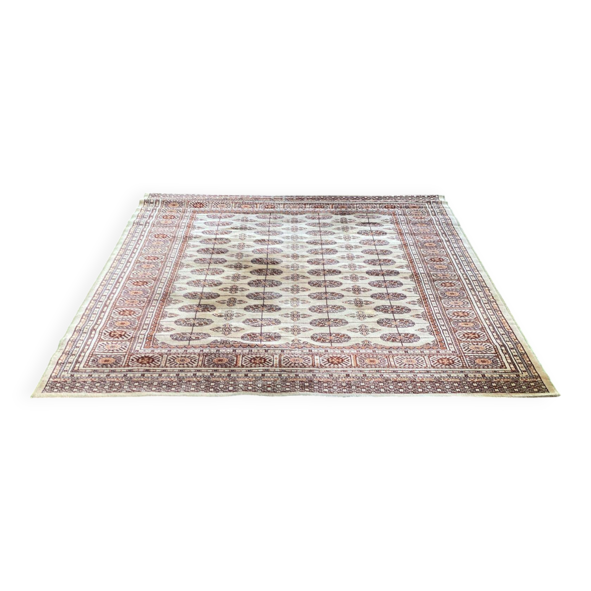 Beige Persian rug 200x300