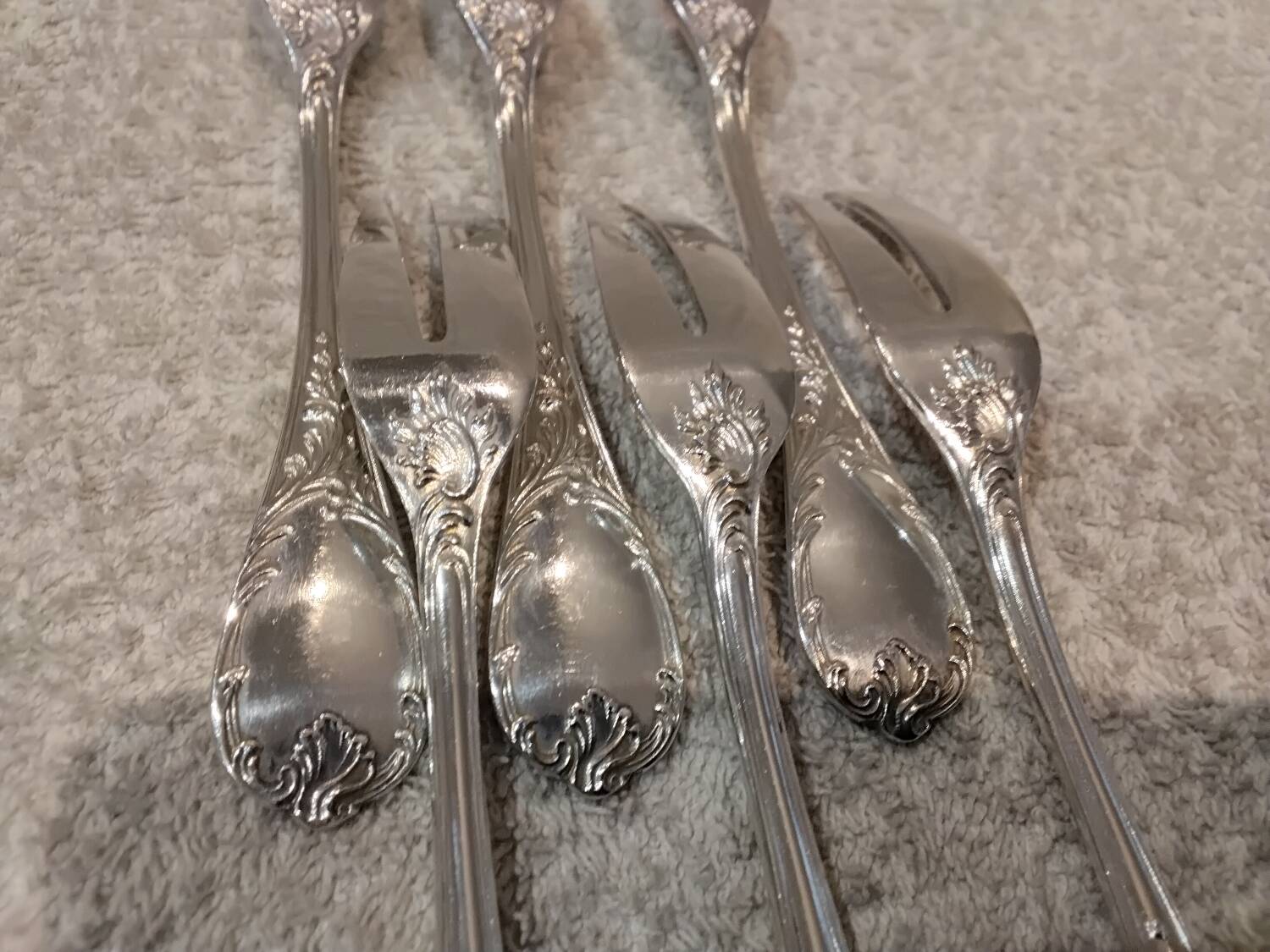 6 silver-plated metal cake forks by Christofle Marly.