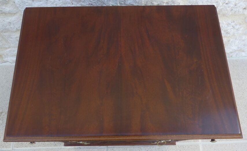 Mahogany veneer bar furniture, English manufacture of the XXth century with a drawer