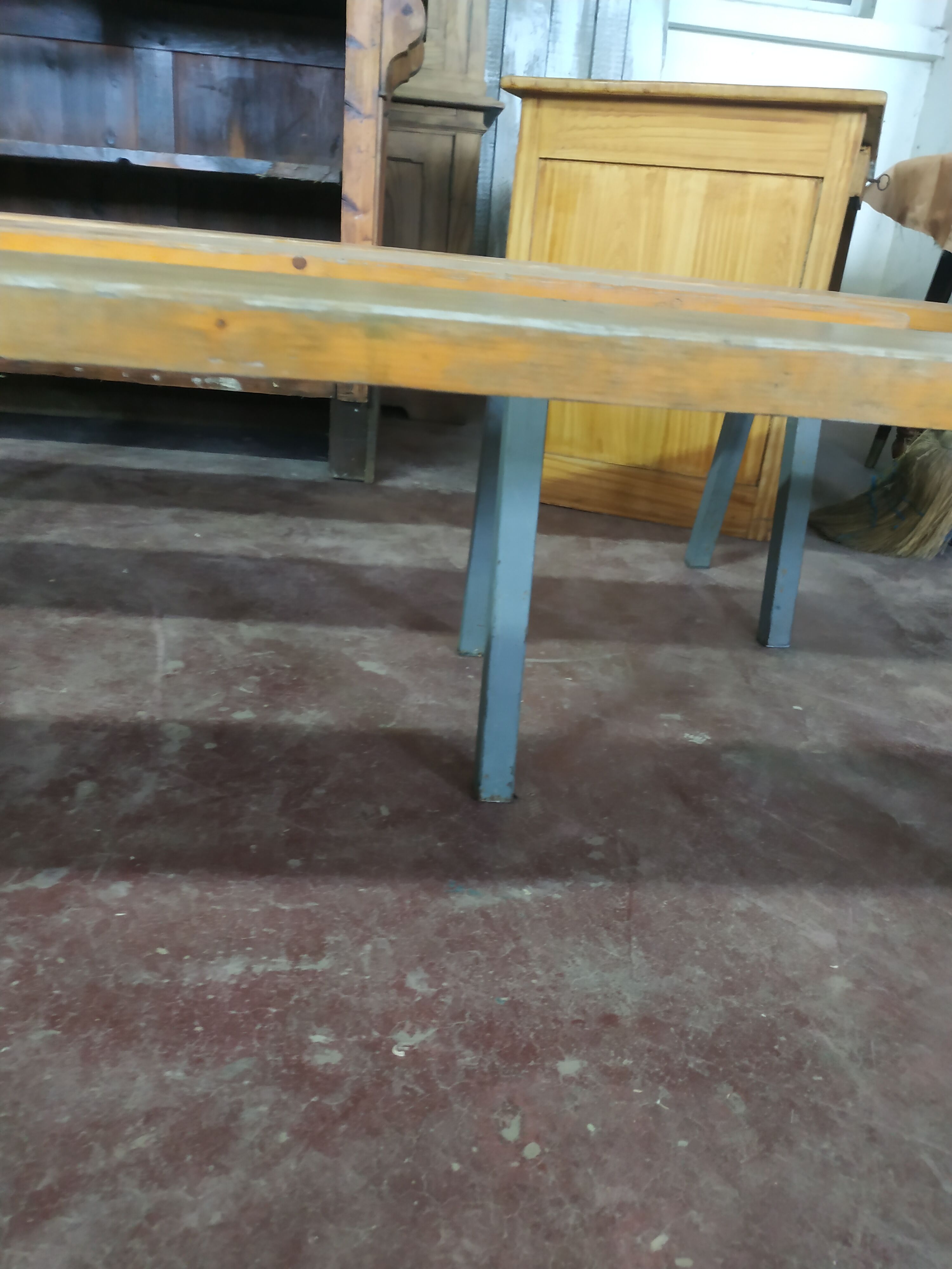 Lot of 4 industrial benches