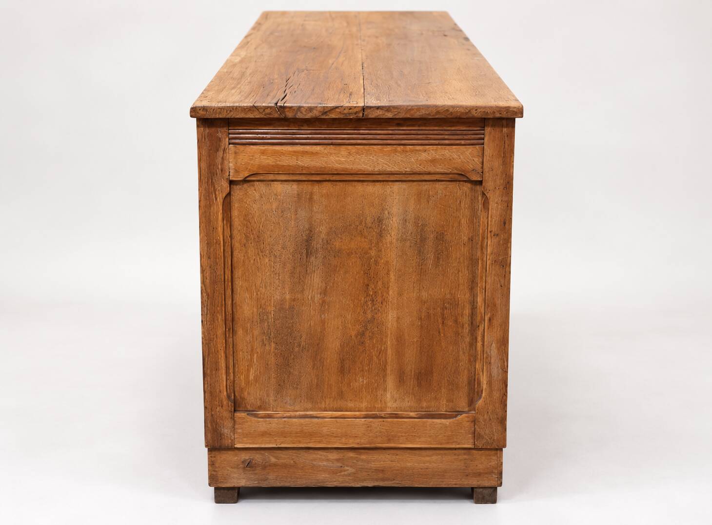 Antique workshop furniture with 9 solid wood drawers.