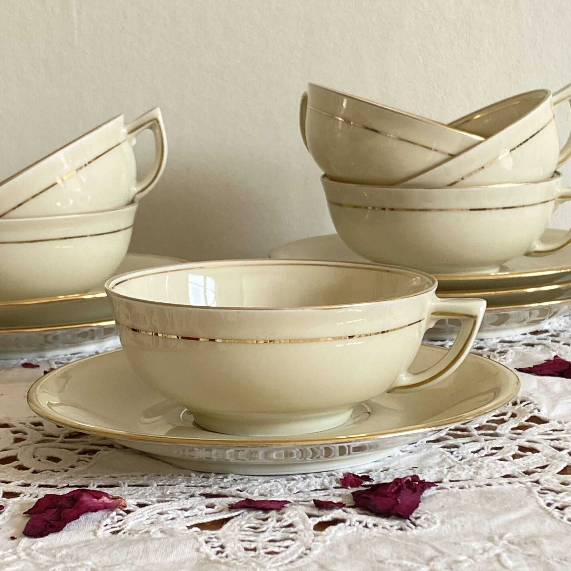 6 fine porcelain coffee and tea cups from the Limoges royal factory